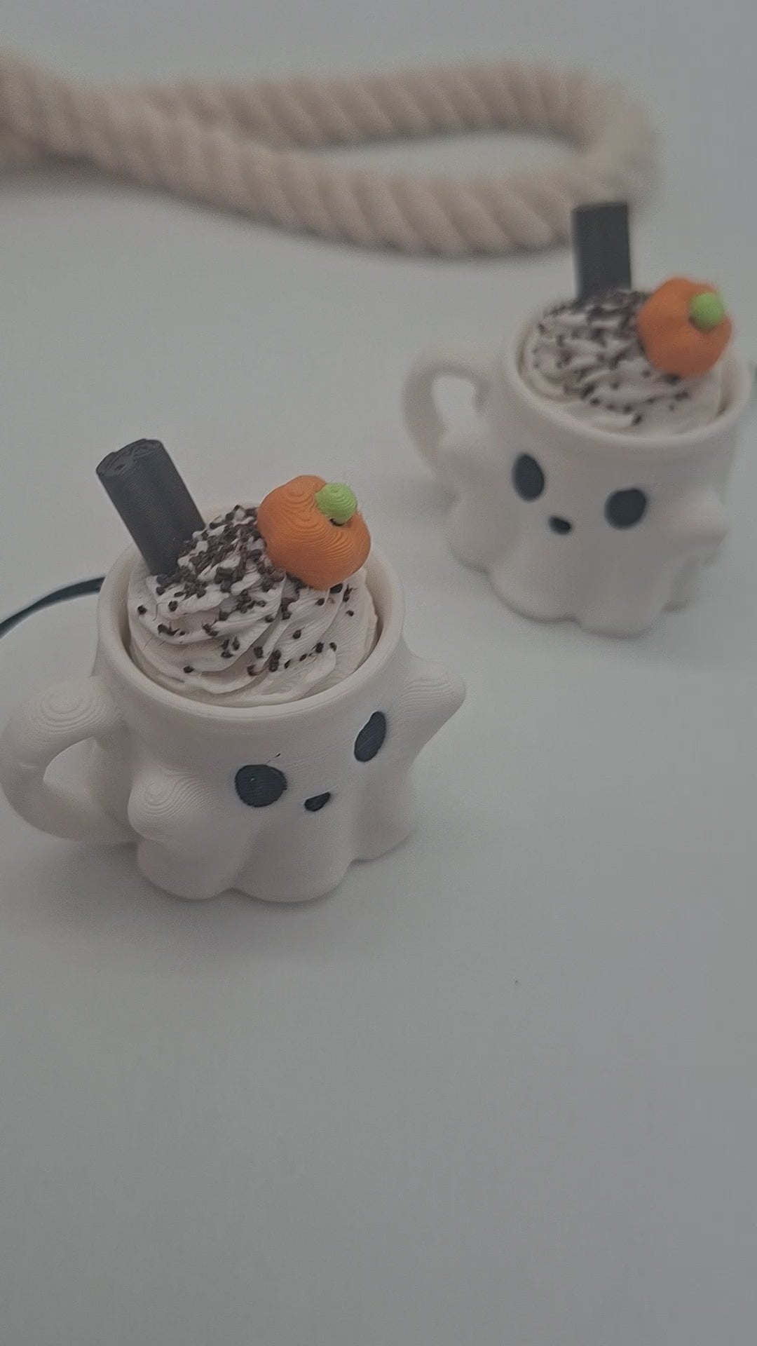 3D-gedruckter Geistertasse Fidget Klicker mit liebevollem Design.