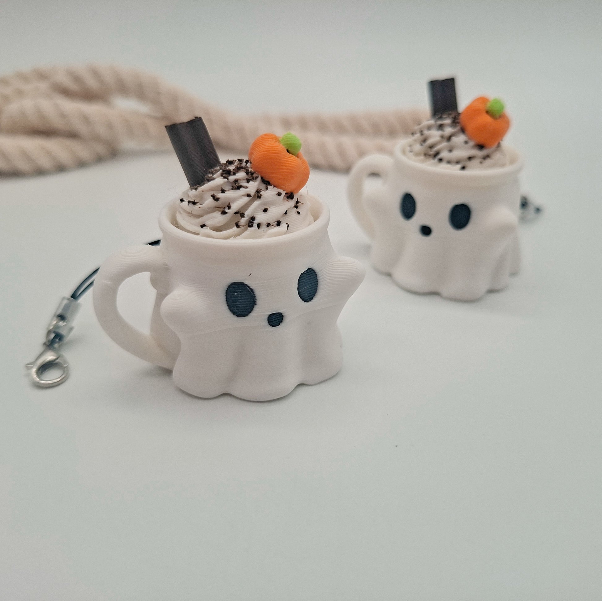 3D-gedruckter Geistertasse Fidget Klicker mit liebevollem Design.
