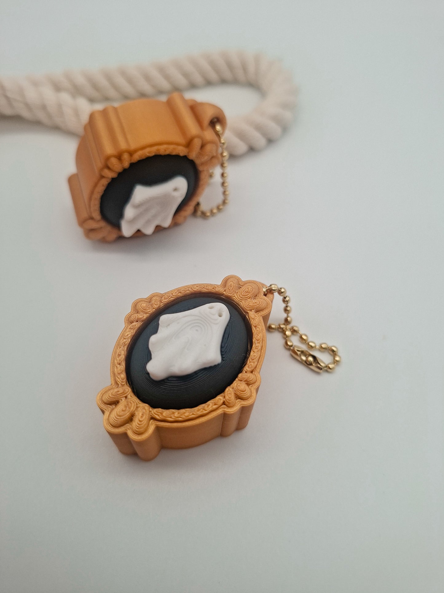 3D-gedruckter Geistbilderrahmen Fidget Klicker mit liebevollem Design.
